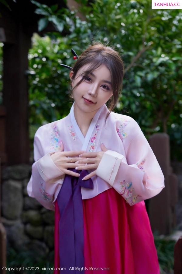 tina_甜仔  [XiuRen]高清写真图 2023.10.18 No.7522 tina_甜仔 济州岛旅拍第11张图片